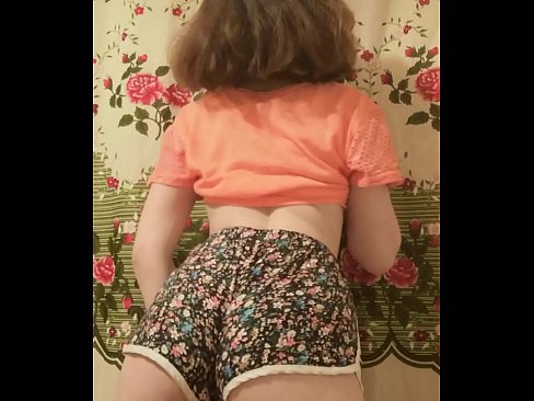 ❤️ Nwa ọhụrụ sexy na-eyipụ uwe mkpirisi ya na igwefoto ❤️❌  na anyi ❤